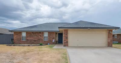 Spacious & Modern Home in Killeen  Main Photo