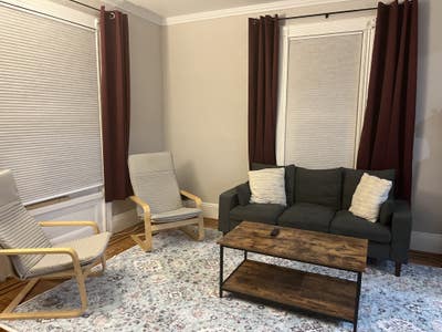 Bedroom Available in Beautiful Home near Path Main Photo
