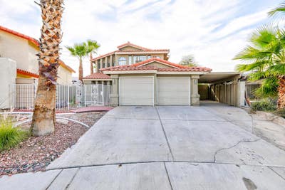 Spacious & beautiful Las Vegas House with Dining a Main Photo