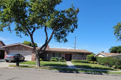 Shared Home_looking for roommate for 1 Bedroom #3 Main Photo