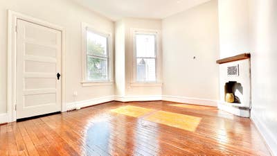 Room for Rent in Established Coed Group House  Main Photo