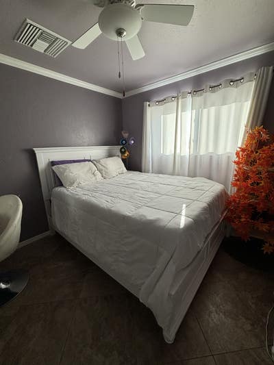 Nice furnished bedroom, pool, hot tub shared bath Main Photo