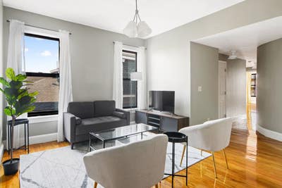 Room in Allston on a flexible lease Main Photo