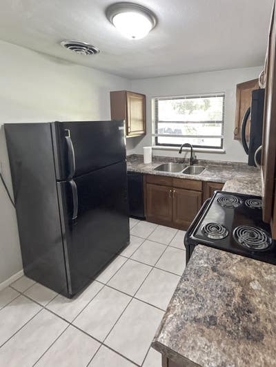 Recently Renovated and Ready for MoveIn: Great Pro Main Photo