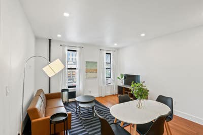 Room in West Harlem on a flexible lease Main Photo