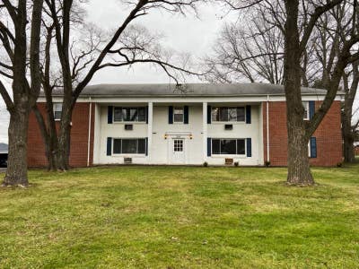 One Bedroom Fairlawn apartment Main Photo