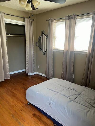 Spacious,Conveniently Located Room for Rent Main Photo