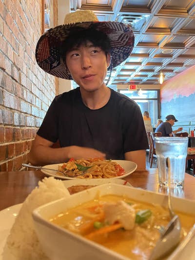 Clean, respectful, no party/drugs person Main Photo