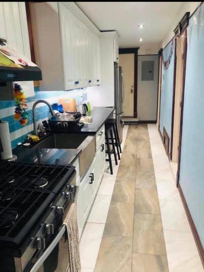 Room Available in the heart of Astoria Main Photo