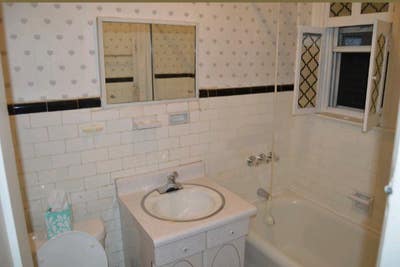 Room for Rent - Next to Ammenities, 5 train Main Photo