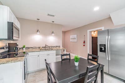 Live in Belmont Heights, 10 mins from downtown Main Photo