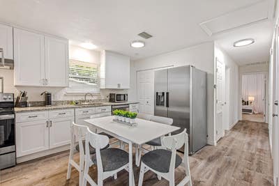 Modern Apollo Beach Home | 2 Min drive to Transit  Main Photo