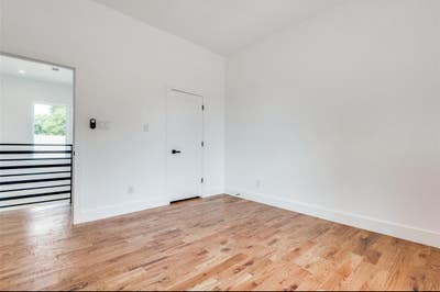 Room for rent with private restroom included  Main Photo