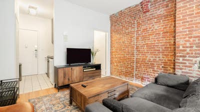 Studio in Hell's Kitchen on a flexible lease Main Photo