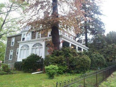 Chestnut Hill 1 Bedrm apt in converted house Main Photo