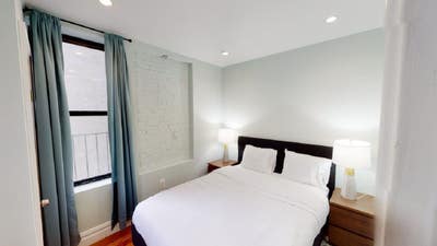 1 bed in East Village on a flexible lease Main Photo
