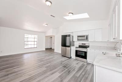 Ocala House with Dining area. Newlyrenovated & mod Main Photo