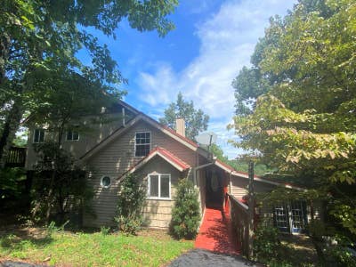 Charming Loft with Mountain Views in ClevelandGA Main Photo