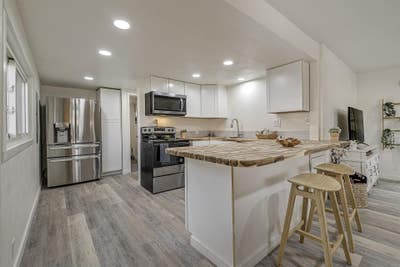 Zen Portland Bungalow with Dining area. Beautiful  Main Photo