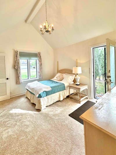 LARGE Furnished BedroomPrvt entrancePrvt officepar Main Photo