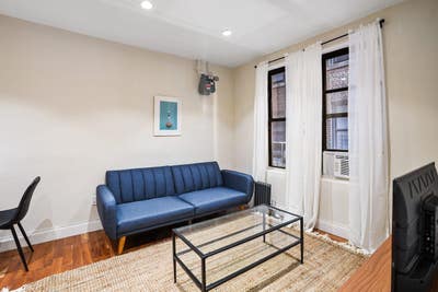Room in East Harlem on a flexible lease Main Photo