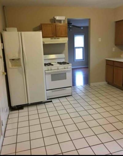 Beautiful 1 BR 1 bathroom with stand up shower apa Main Photo