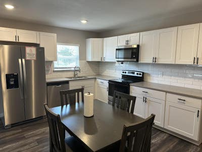Newlyrenovated Dallas Duplex  across the street fr Main Photo