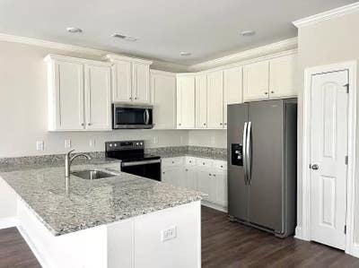 Awesome pad in Raleigh Main Photo