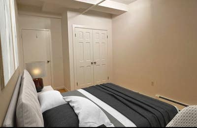 4 bed 1 bath renovated apt! Main Photo