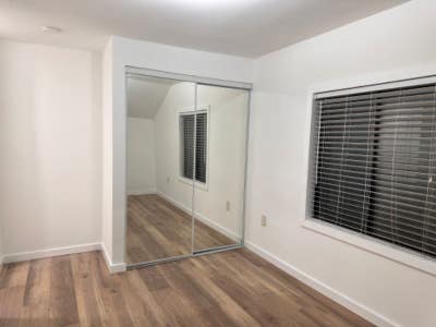 Walkscore 90 Clean Large Room and Private Entrance Main Photo