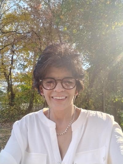 I am a 61-year-old single woman looking for a plac Main Photo