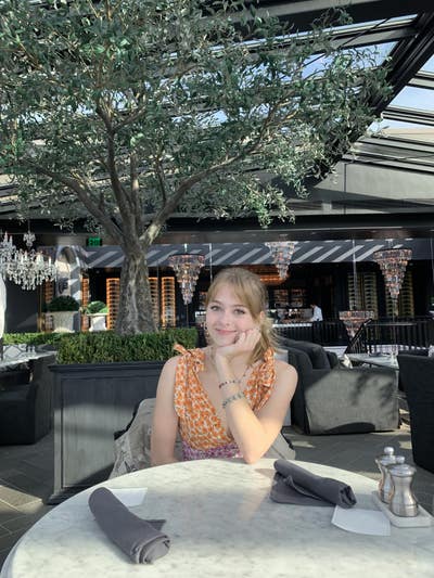 Art student and cat looking for a room Main Photo