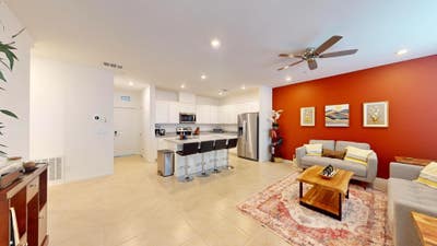 Townhouse with Garage, Fast WiFi, Spring Valley lo Main Photo