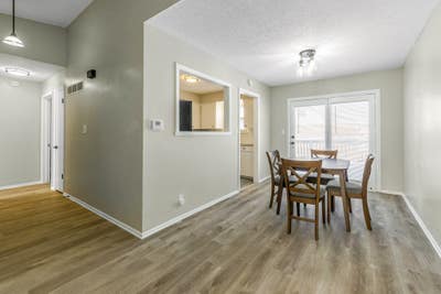 ðŸš¨Peaceful, HassleFree Affordable Living    Near H Main Photo