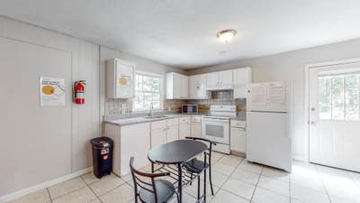 Live in Stone Mountain Main Photo