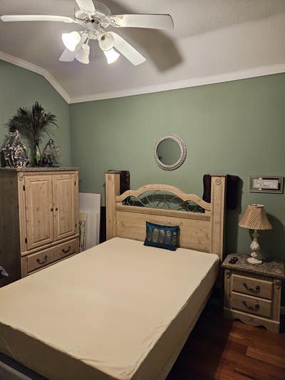 Nice peaceful home in a very respectful community  Main Photo