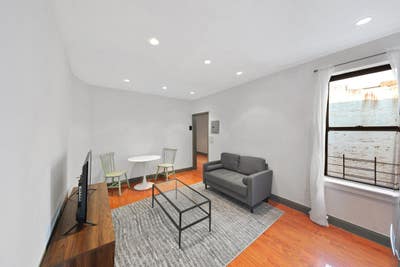 Room in East Harlem on a flexible lease Main Photo