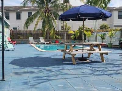 Awesome key West style tiny home Main Photo