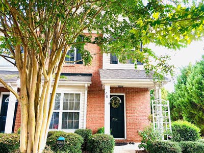 Modern rooms in Matthews Main Photo