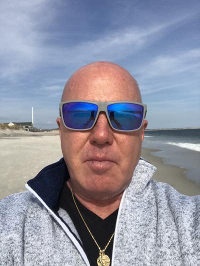 I am a professional male aged 60. I am lookin... Main Photo