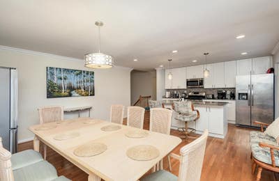 Spacious, Beautiful, Newly Renovated Home with Gre Main Photo