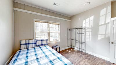 🧹 Clean & Quiet Home | 🛒 Walk to Dollar Tree + M Main Photo