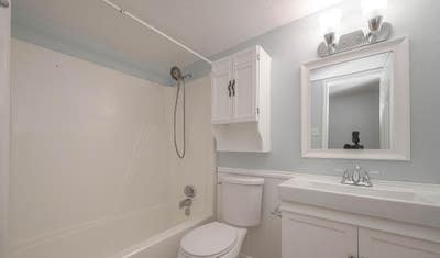 Private Room and Bath in Townhome Main Photo