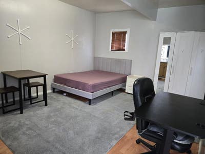 Large Studio in Ktown (utilities included) Main Photo