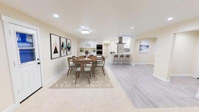 Private room in Remodeled Hillsboro home with larg Main Photo