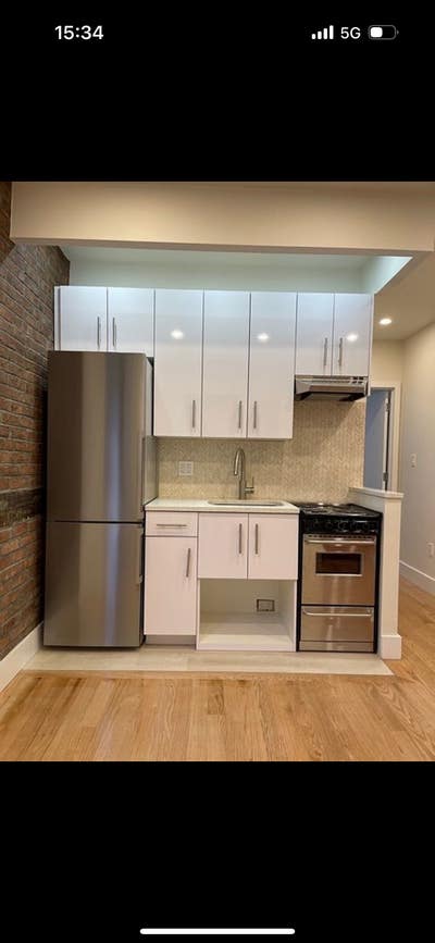 Roommie in LES Main Photo