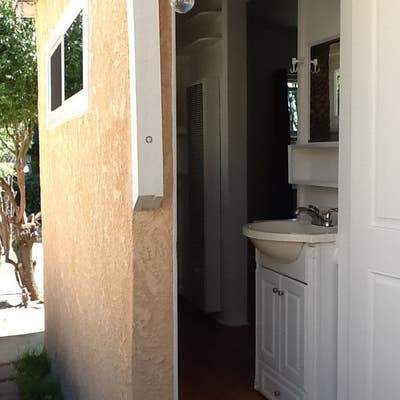 Private Roombathentrancepaid Utilities Main Photo