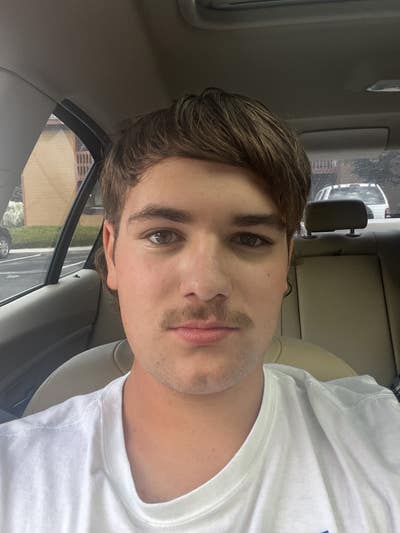 19 year old male looking for Los Angeles room Main Photo