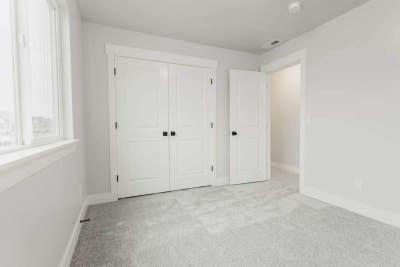 Luxury End Unit in heart of silicone slopes Main Photo