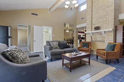 Beautifully Designed Home with Modern Features! Main Photo